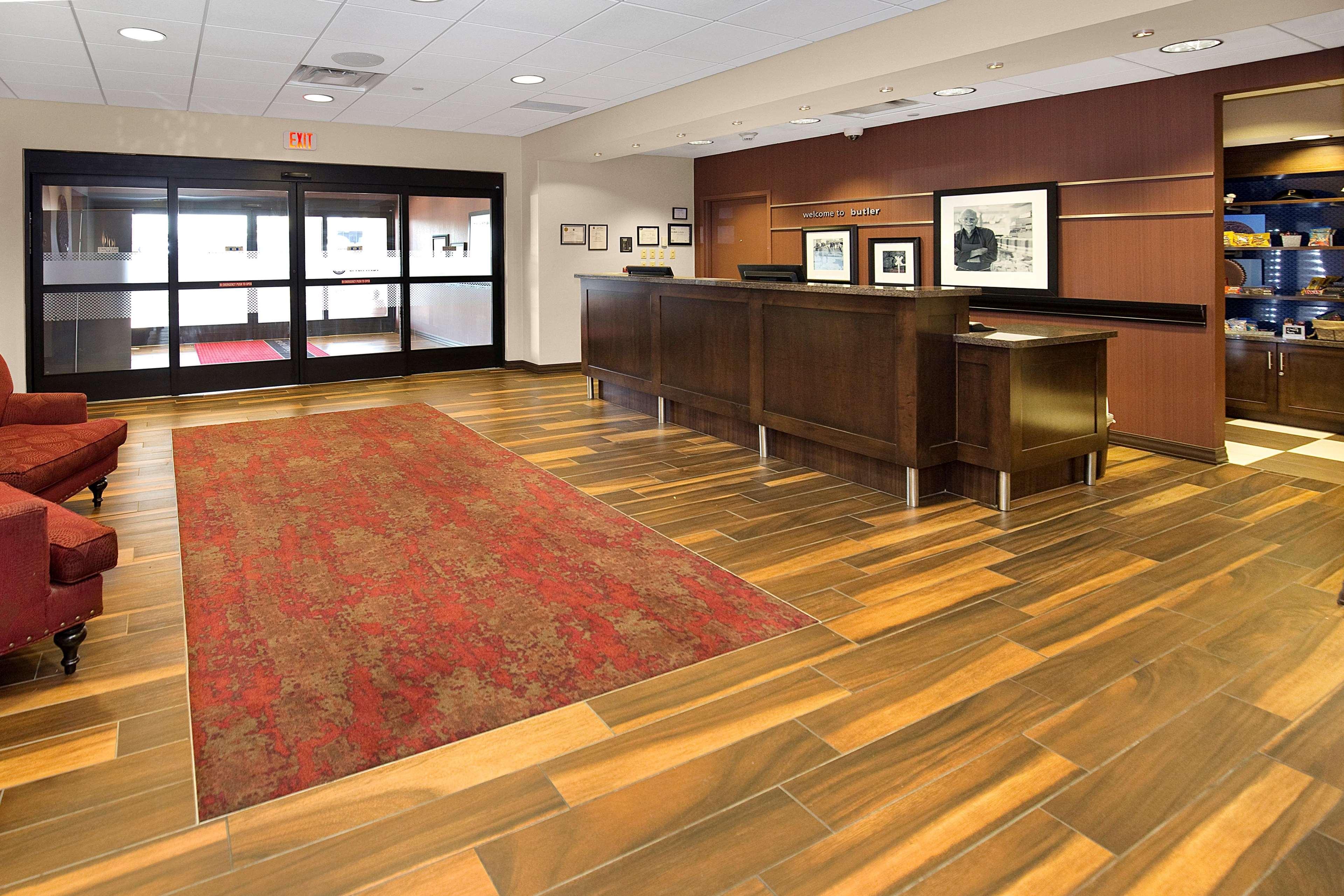 Hampton Inn Butler Exteriör bild