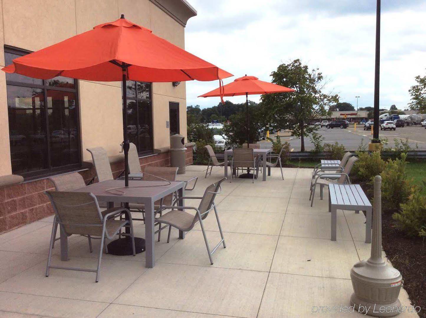 Hampton Inn Butler Exteriör bild